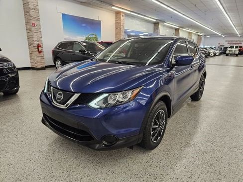 Used 2019 Nissan Rogue Sport S image 1