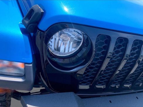Used 2023 Jeep Gladiator Sport AWD/4WD image 28