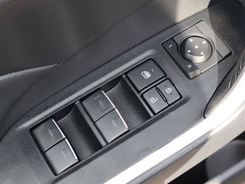 Used 2025 Toyota RAV4 XLE FWD image 22