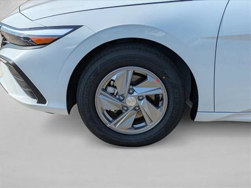 New 2026 Hyundai Elantra SE FWD image 10