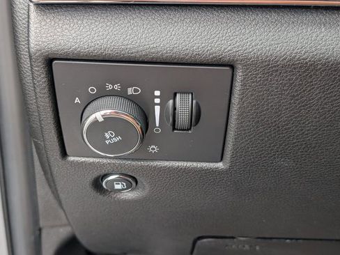 Used 2014 Jeep Grand Cherokee Overland image 34