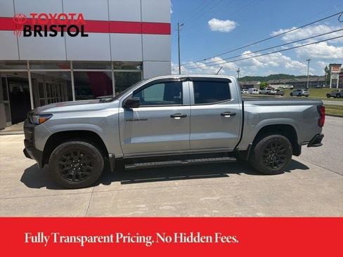 Used 2025 Chevrolet Colorado W/T w/ WT Custom Package RWD image 4
