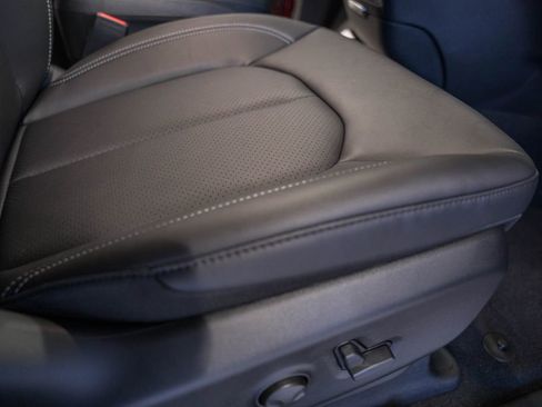 New 2026 Chrysler Pacifica Select image 30