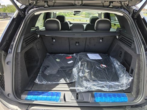 New 2026 Land Rover Range Rover Sport Dynamic SE AWD/4WD image 15