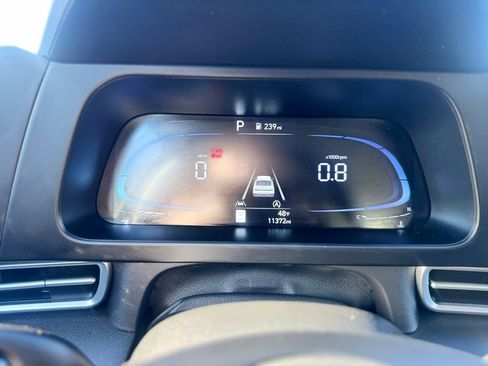 Certified 2025 Hyundai Elantra SE image 17