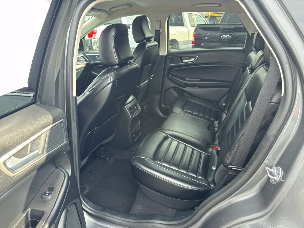 Used 2024 Ford Edge SEL w/ Convenience Package AWD/4WD image 16