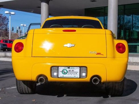 Used 2004 Chevrolet SSR w/ Preferred Equipment Group image 6
