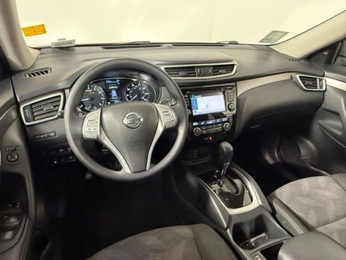 Used 2016 Nissan Rogue SV w/ SV Premium Package image 37