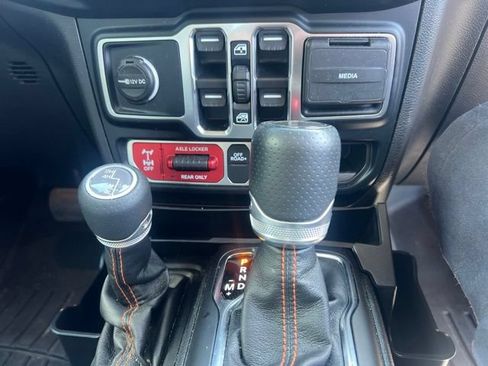 Used 2023 Jeep Gladiator Mojave w/ Cold Weather Group AWD/4WD image 6