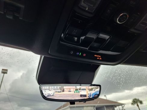 Certified 2025 Cadillac Escalade V image 15