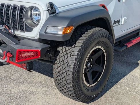 Used 2024 Jeep Wrangler Sport image 12