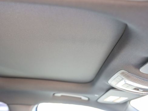 Used 2024 Mercedes-Benz EQB 300 4MATIC image 15