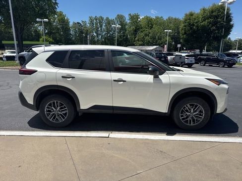 Used 2023 Nissan Rogue S AWD/4WD image 8