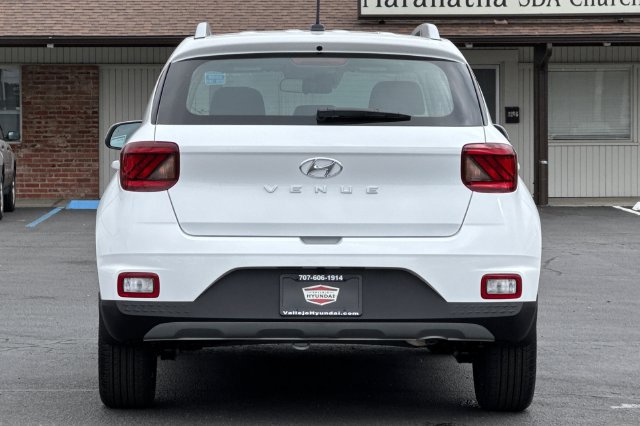 New 2026 Hyundai Venue SEL FWD image 7