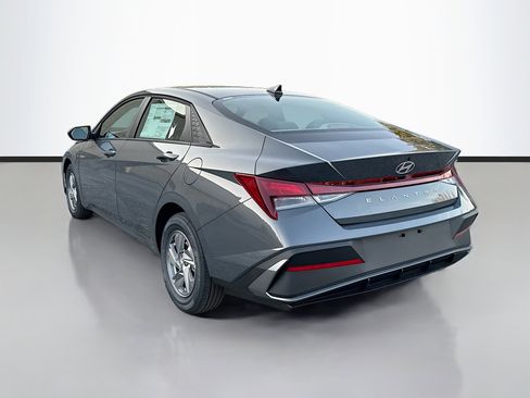New 2026 Hyundai Elantra SE image 5