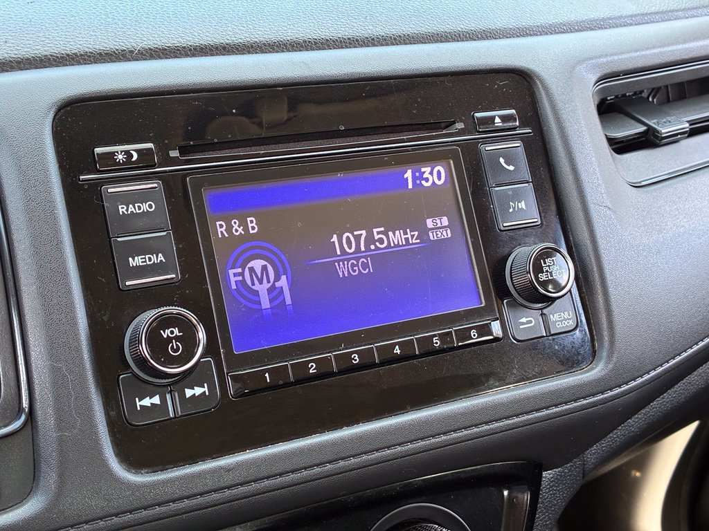 Used 2022 Honda HR-V LX image 9