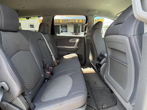 Used 2010 Chevrolet Traverse LS FWD image 21