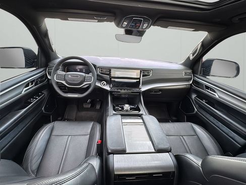 Used 2024 Jeep Wagoneer Series II AWD/4WD image 13