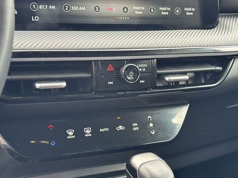 Used 2025 Nissan Kicks SR image 19