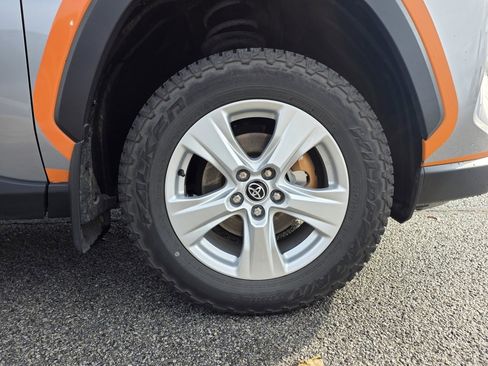 Used 2020 Toyota RAV4 XLE image 30