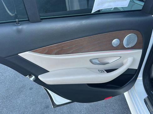 Used 2018 Mercedes-Benz E 300 E 300 image 18