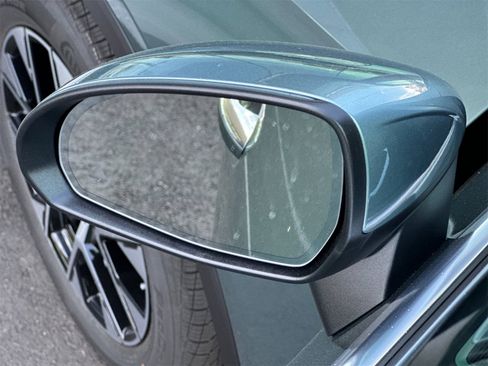 New 2025 Mercedes-Benz GLC 350e 4MATIC image 9