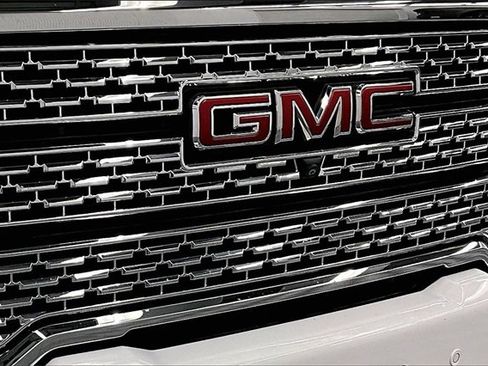 Used 2022 GMC Sierra 3500 Denali w/ Denali Ultimate Package image 30