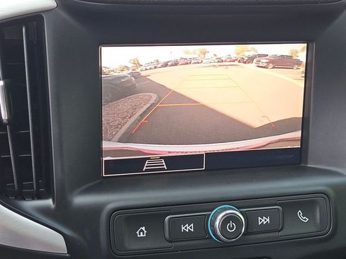 Used 2022 GMC Terrain SLE w/ Driver Convenience Package FWD image 18