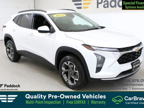 Used 2024 Chevrolet Trax LT FWD image 1