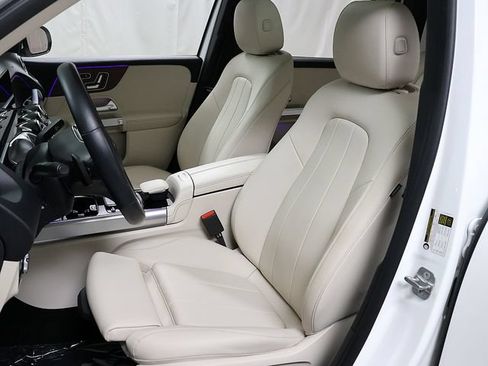 Certified 2023 Mercedes-Benz GLB 250 4MATIC image 10