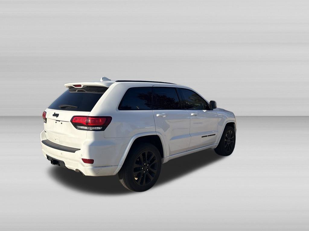 Used 2021 Jeep Grand Cherokee Laredo X AWD/4WD image 4