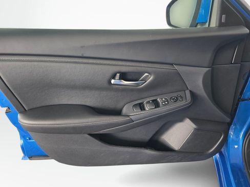 Used 2024 Nissan Sentra SV FWD image 32
