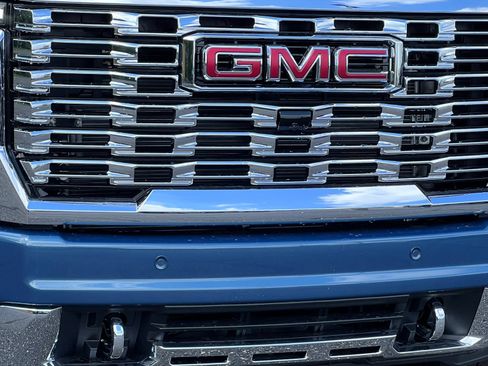 New 2026 GMC Sierra 2500 Denali w/ Denali Reserve Package AWD/4WD image 48
