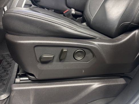 Used 2024 GMC Sierra 1500 SLT image 25