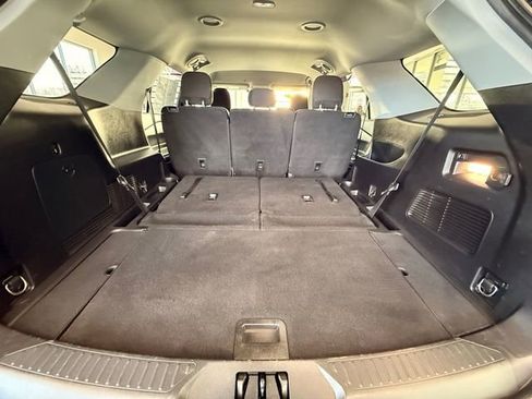 Used 2021 Ford Explorer XLT image 23