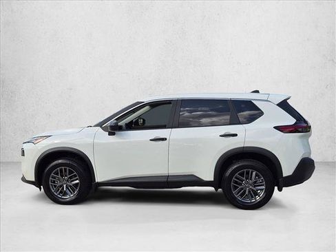 Used 2023 Nissan Rogue S AWD/4WD image 9