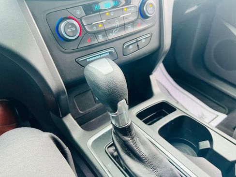 Used 2017 Ford Escape SE w/ SE Cold Weather Package image 24