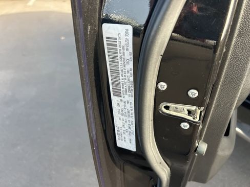 Used 2018 RAM 1500 Express image 41