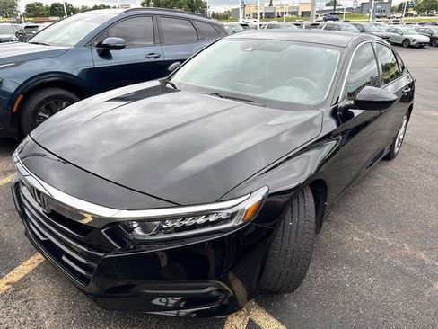 Used 2018 Honda Accord LX image 2