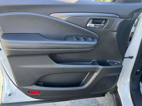 Used 2022 Honda Pilot Sport image 16