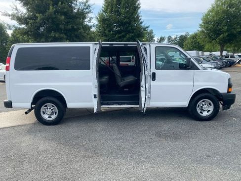 Used 2023 Chevrolet Express 3500 LS RWD image 5