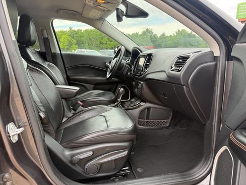 Used 2019 Jeep Compass Limited AWD/4WD image 12