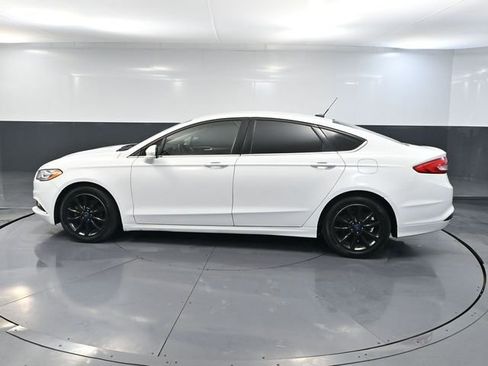 Used 2017 Ford Fusion SE image 9