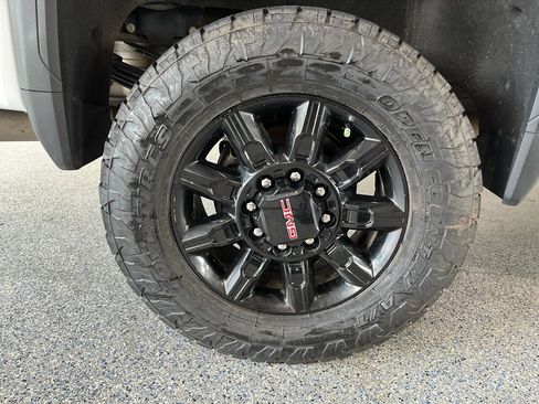 Used 2024 GMC Sierra 3500 AT4 w/ AT4 Premium Plus Package AWD/4WD image 35