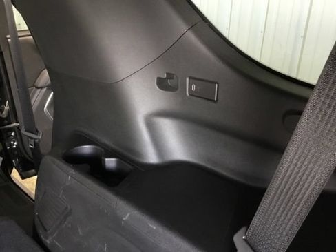 Used 2023 Chevrolet Tahoe LS AWD/4WD image 39
