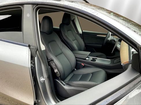 Used 2024 Tesla Model Y Long Range image 28