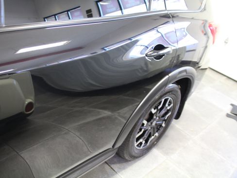 Used 2019 Nissan Pathfinder SL image 41