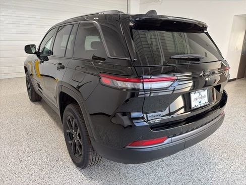 New 2026 Jeep Grand Cherokee Altitude image 6