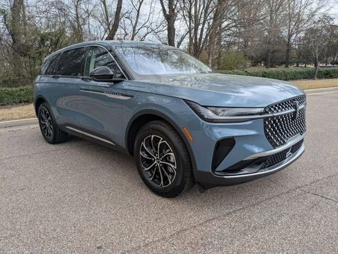 New 2026 Lincoln Nautilus Premier image 12