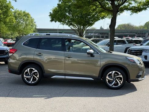 Used 2023 Subaru Forester Touring AWD/4WD image 5